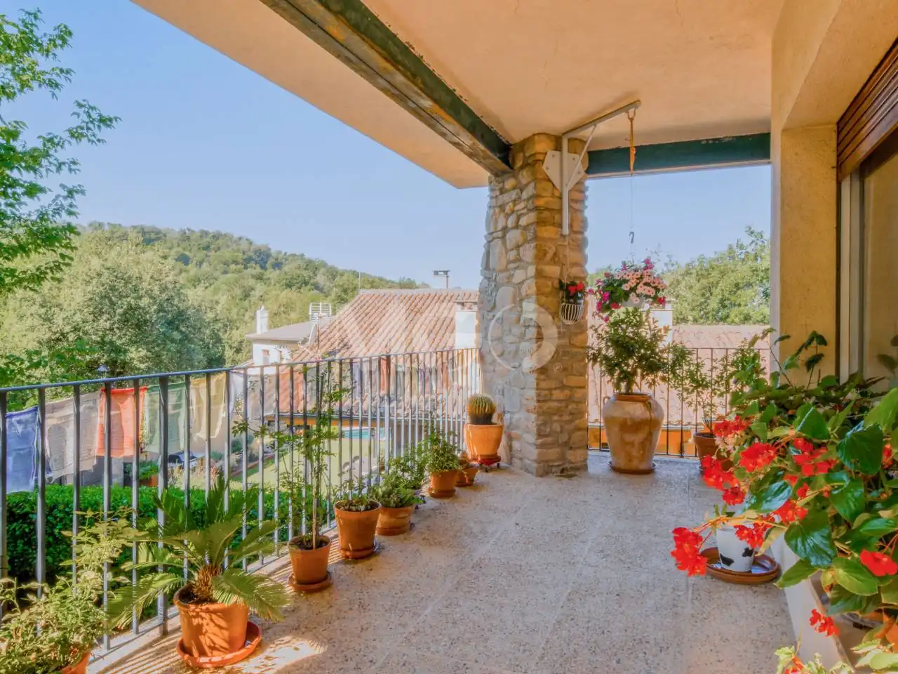 Terrassa de Casa o xalet en venda en Tavèrnoles amb Calefacció, Jardí privat i Parquet