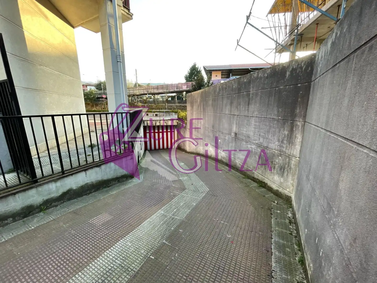 Exterior view of Garage for sale in Amorebieta-Etxano