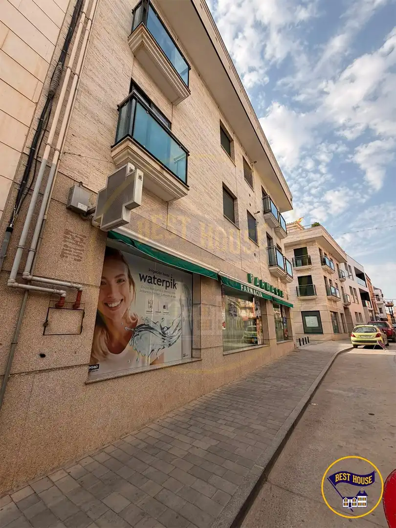 Vista exterior de Casa adosada en venta en Quintanar del Rey con Aire acondicionado, Calefacción y Amueblado