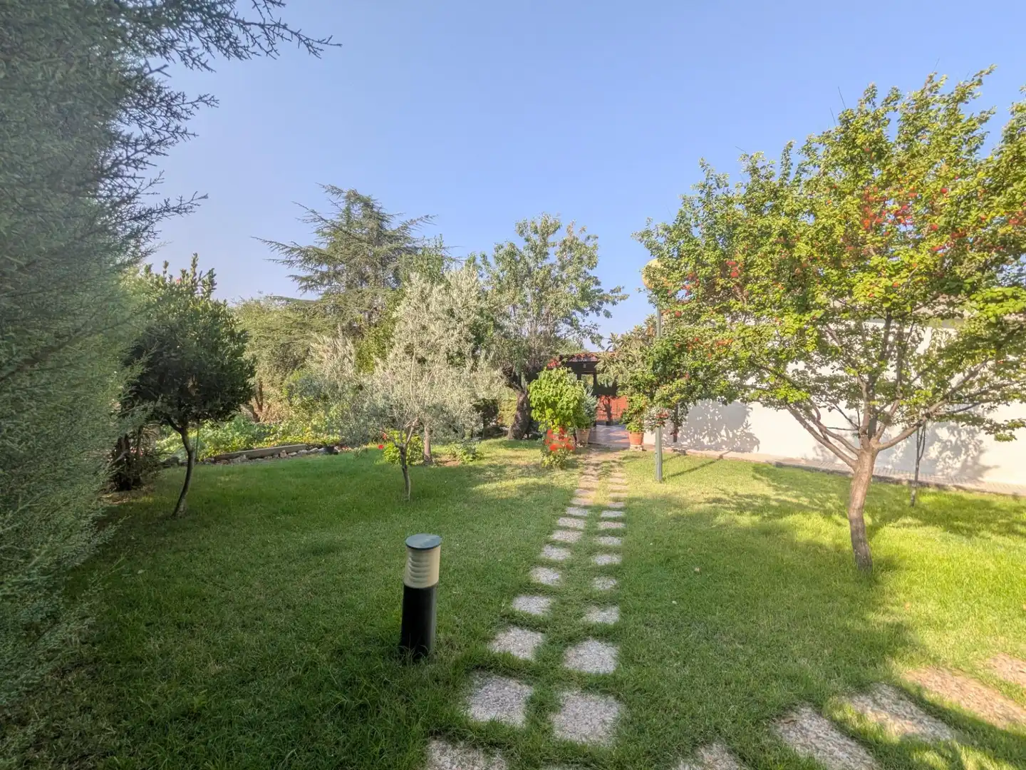 Jardí de Casa adosada en venda en Villalbilla amb Calefacció