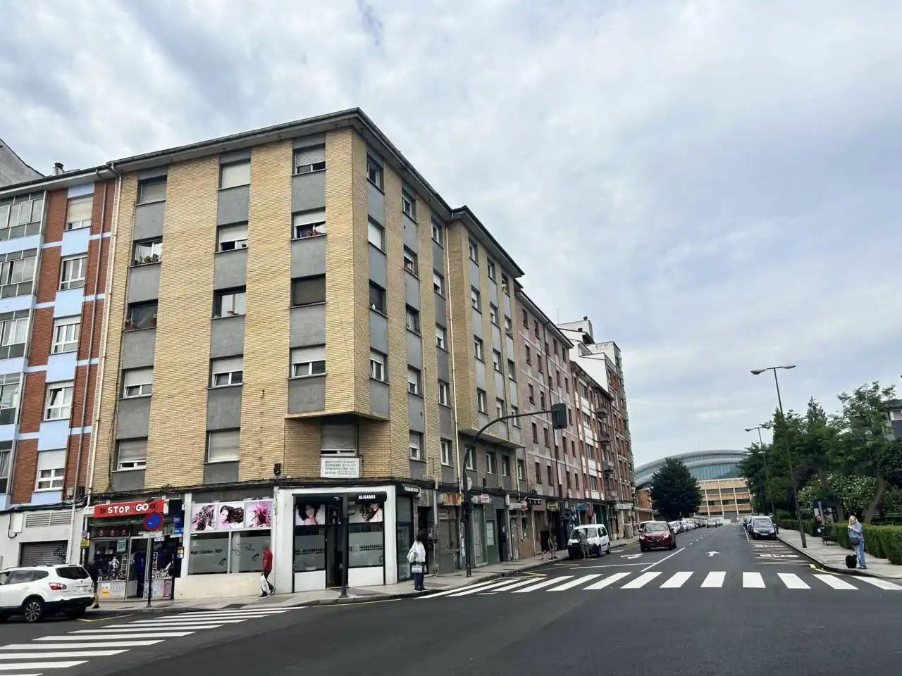 Vista exterior de Pis en venda en Oviedo  amb Calefacció i Moblat