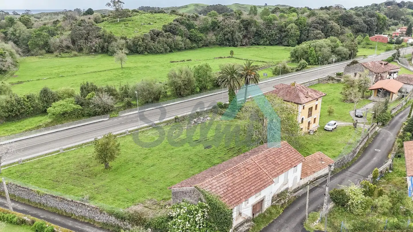 Casa o chalet en venta en Llanes con Calefacción, Jardín privado y Parquet