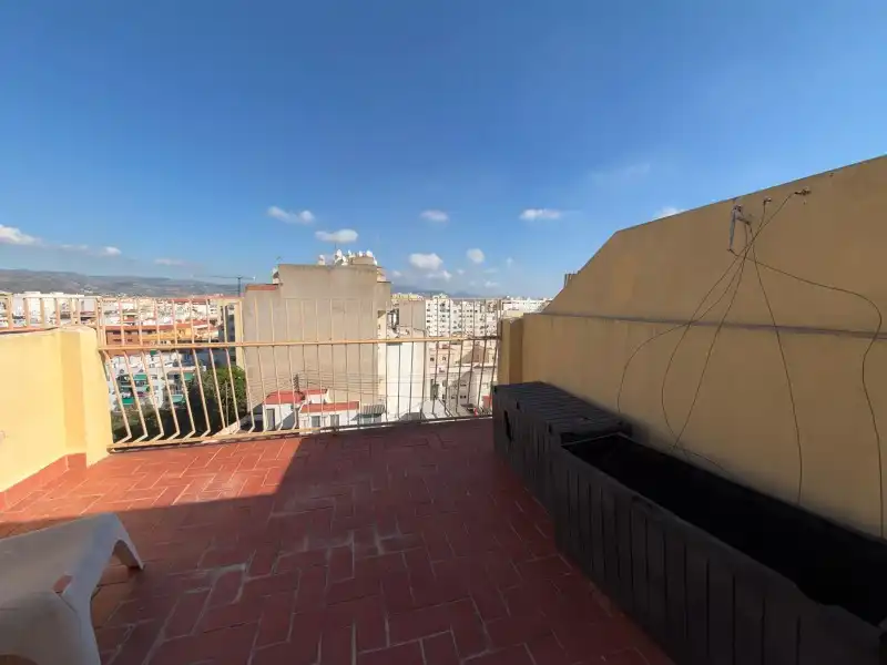 Vista exterior de Ático en venta en Castellón de la Plana / Castelló de la Plana con Aire acondicionado, Calefacción y Terraza