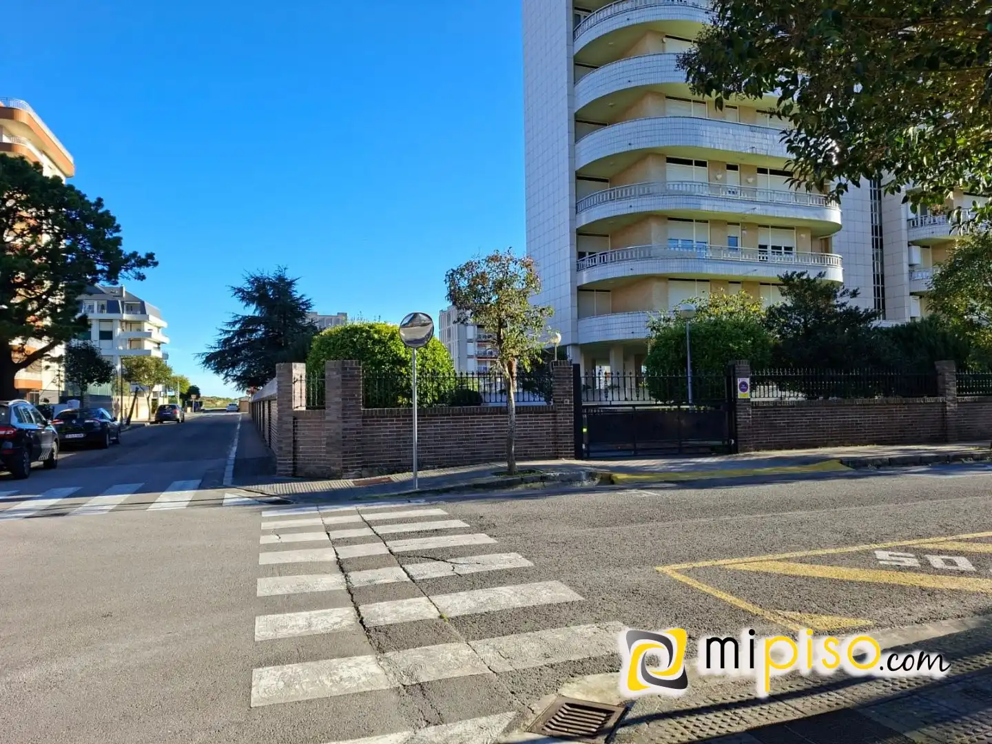 Exterior view of Flat for rent in Laredo  with Furnished