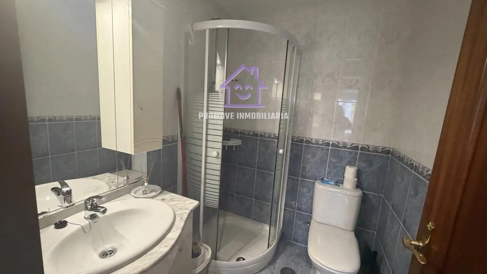 Bathroom of Flat for rent in Arteixo  with Heating, Storage room and Furnished