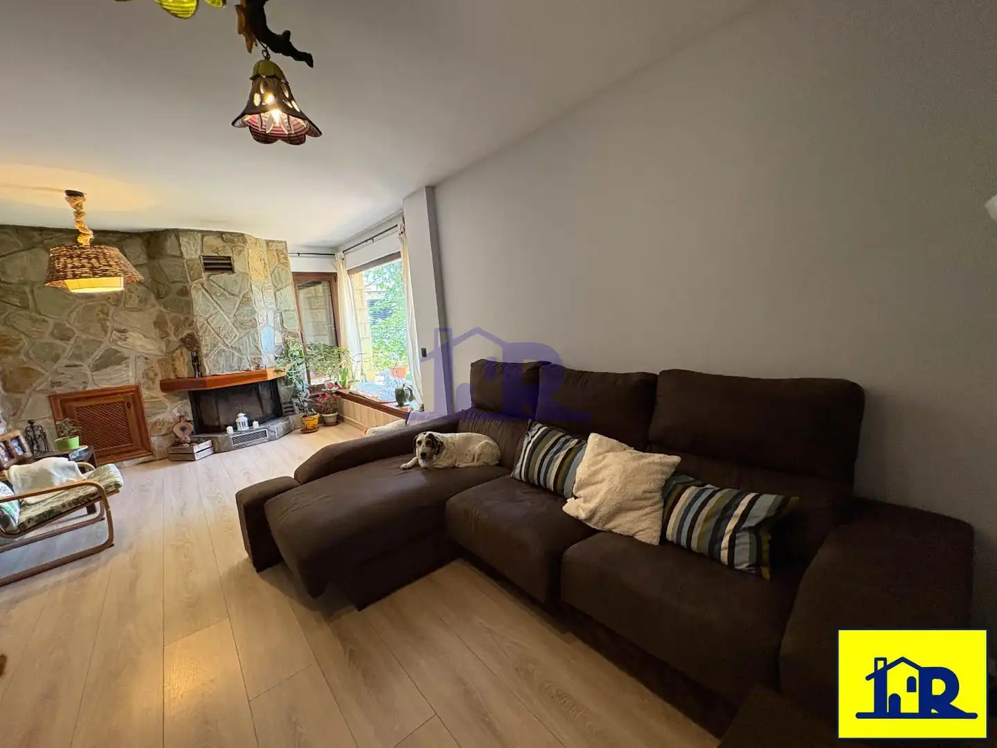 Sala d'estar de Casa o xalet en venda en Sotorribas amb Calefacció, Jardí privat i Parquet