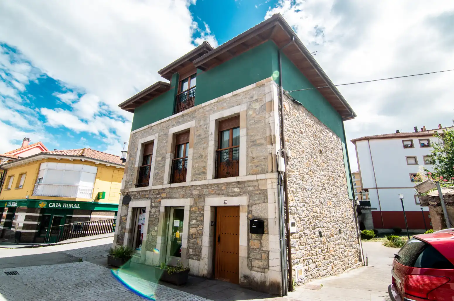 Vista exterior de Casa o xalet en venda en Salas amb Calefacció, Parquet i Moblat