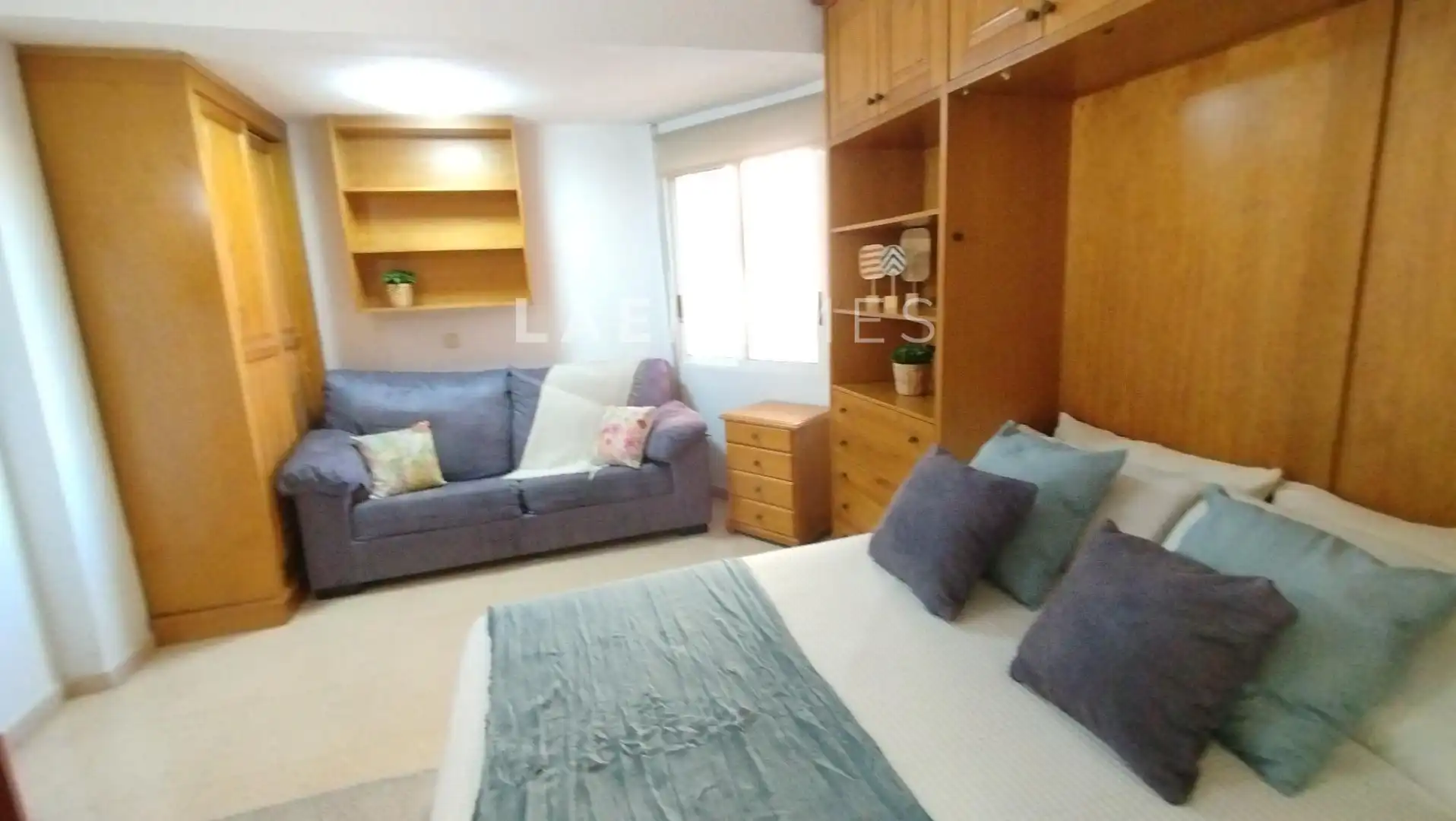 Schlafzimmer von Erdgeschoss zum Verkauf in El Campello mit Privatgarten und Gemeinschaftspool