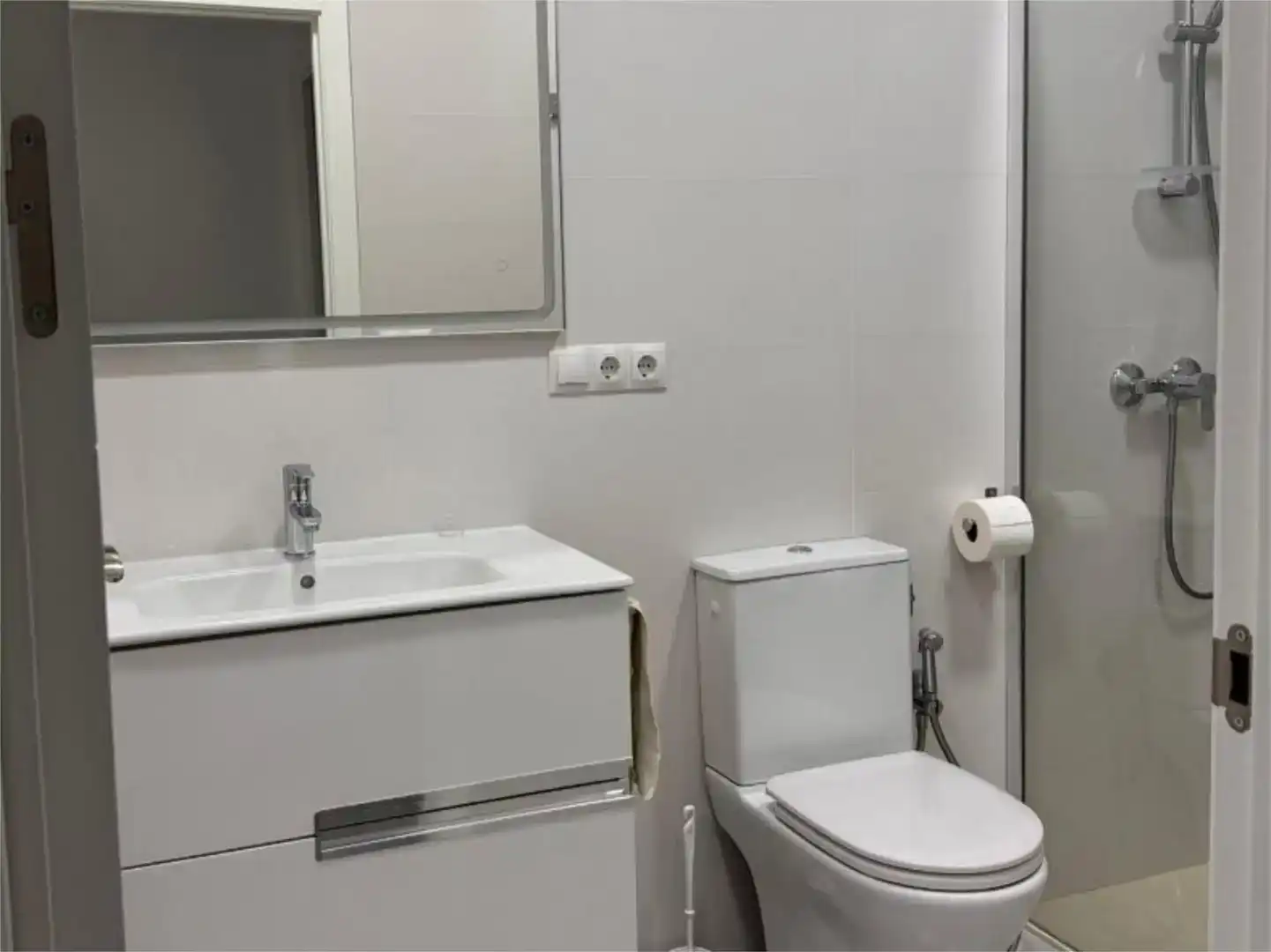 Badezimmer von Erdgeschoss zur untervermieten in Elche / Elx mit Klimaanlage und Möbliert