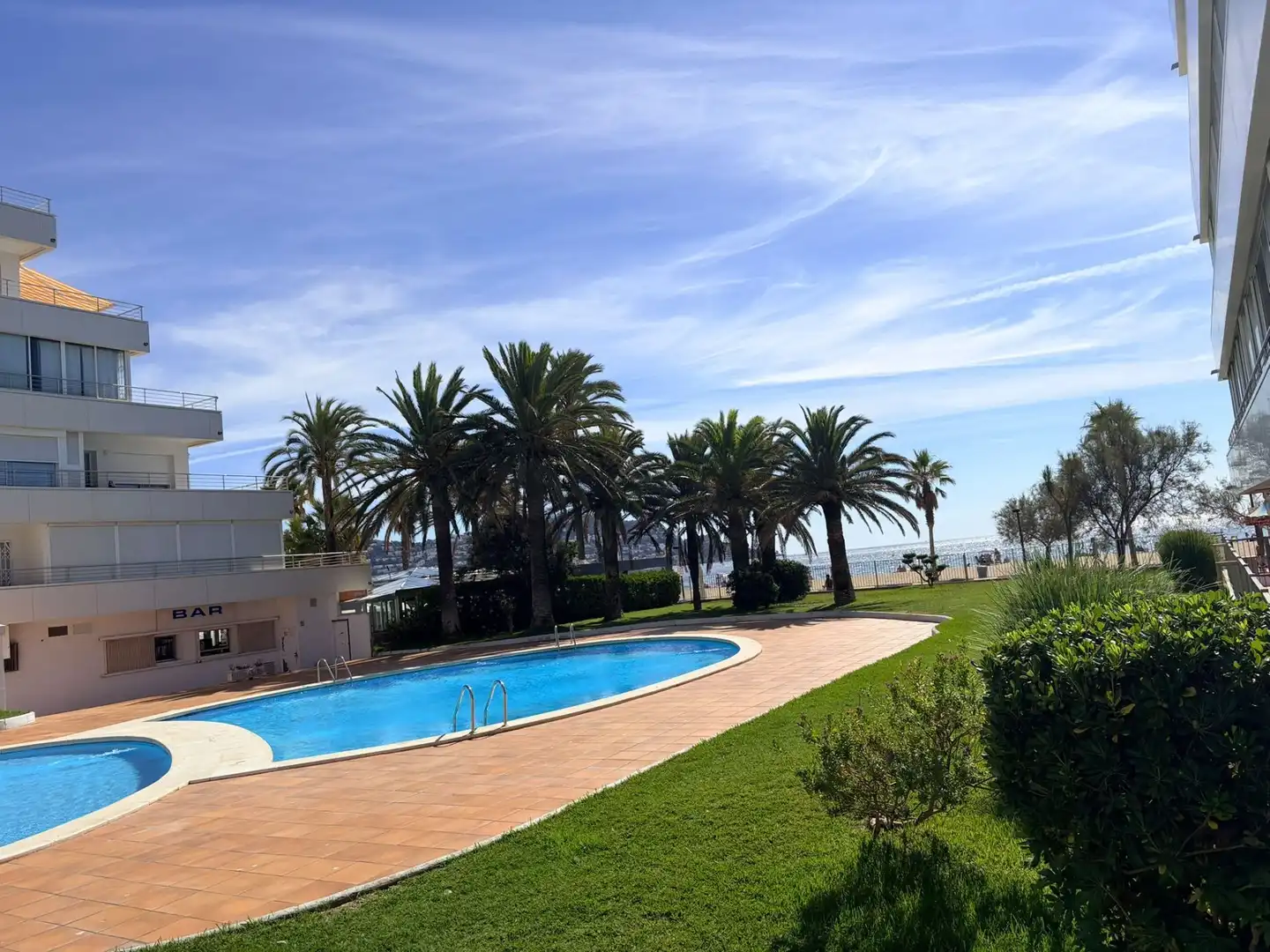 Piscina de Apartament en venda en Roses amb Aire condicionat, Calefacció i Terrassa