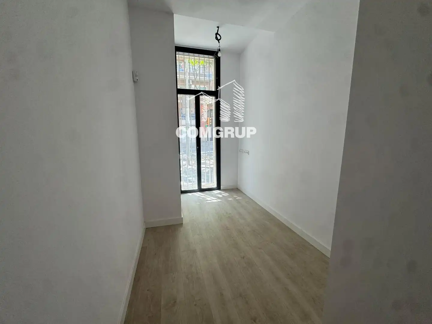 Flat for sale in Barcelona  with Heating, Oven and Alarm