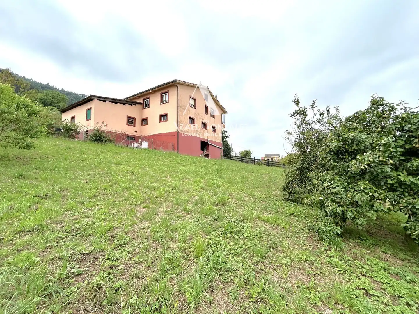 Casa o xalet en venda en Torrelavega  amb Calefacció i Terrassa