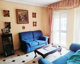 Sala d'estar de Pis en venda en  Sevilla Capital amb Aire condicionat, Jardí privat i Traster