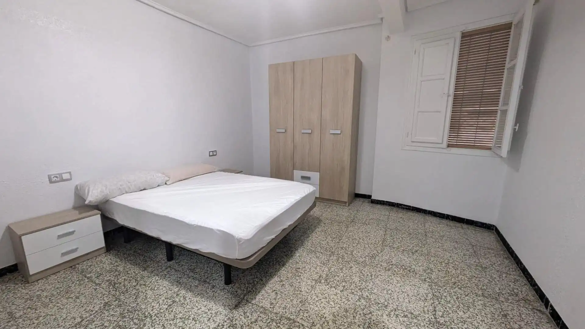 Bedroom of Flat for rent in Elche / Elx  with Air Conditioner, Furnished and Balcony