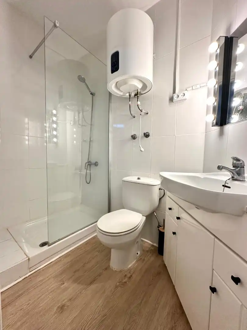 Bany de Apartament de lloguer en Águilas amb Aire condicionat, Calefacció i Moblat