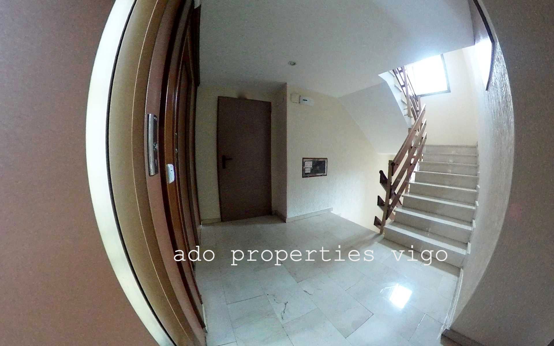 Piso en venta en Vigo  con Calefacción, Jardín privado y Parquet
