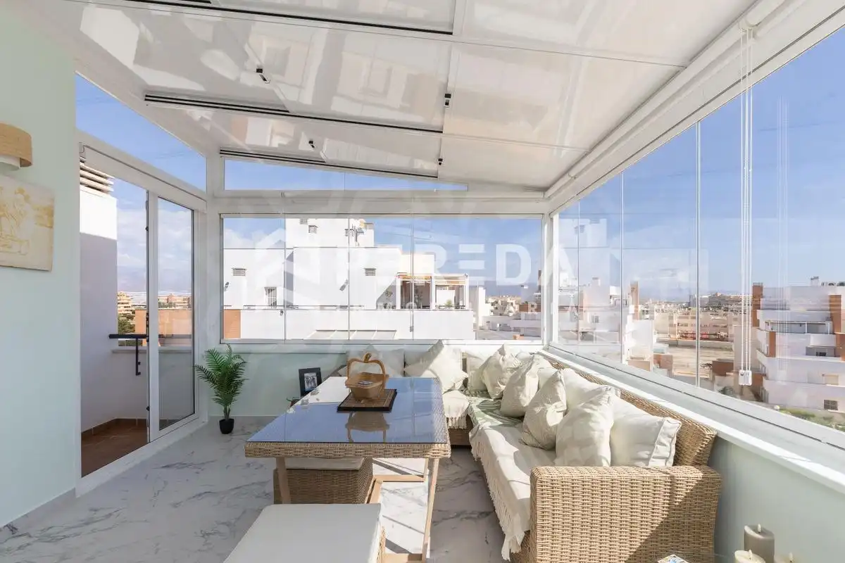 Terrasse von Dachboden zum Verkauf in Roquetas de Mar mit Privatgarten, Terrasse und Abstellraum