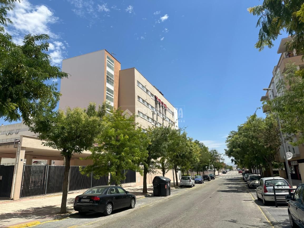 Piso en venta en Renfe - Bulevar 1ª y 2ª Fase,  Jaén Capital