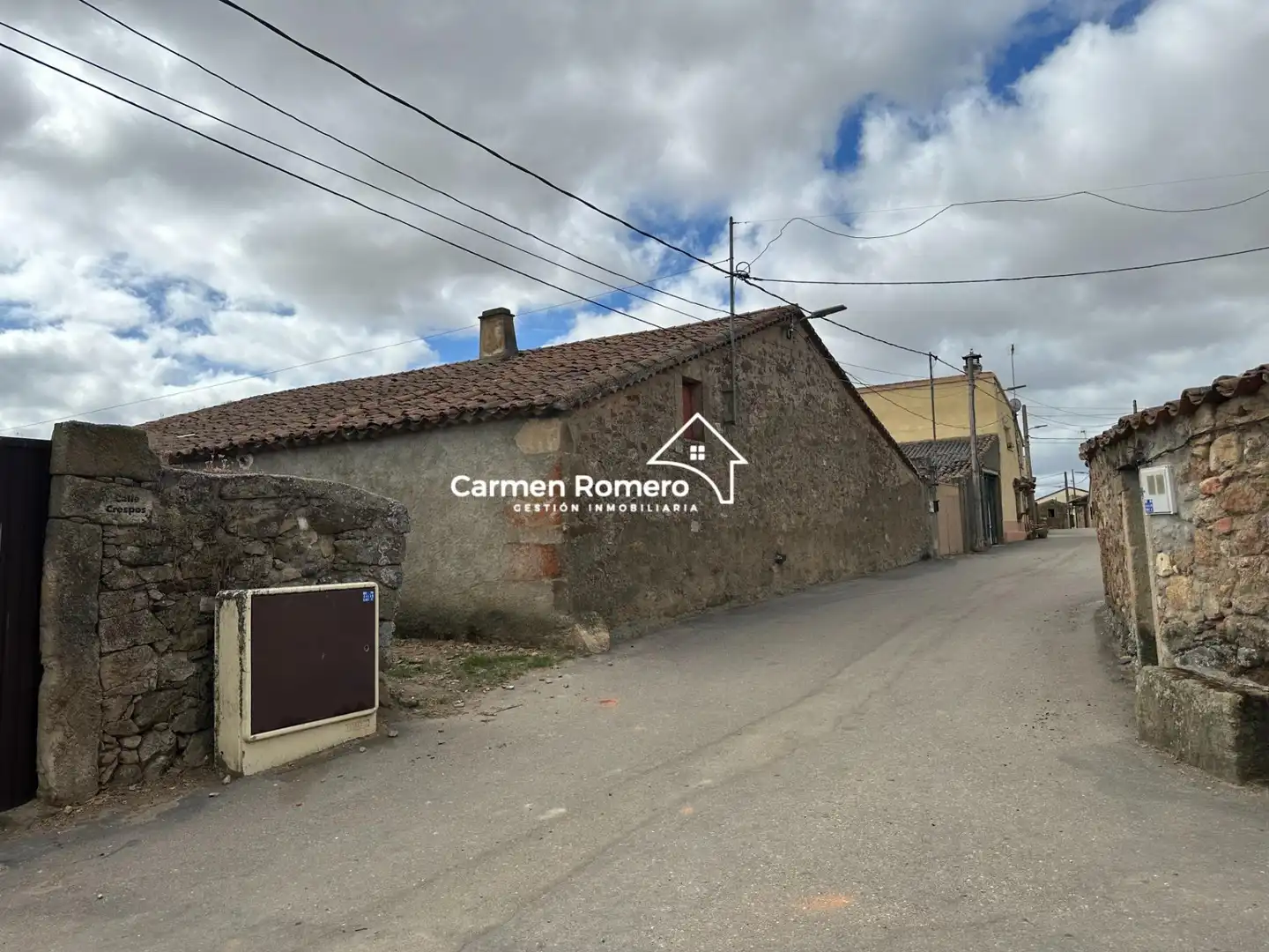 Vista exterior de Finca rústica en venda en Palacios del Arzobispo amb Traster