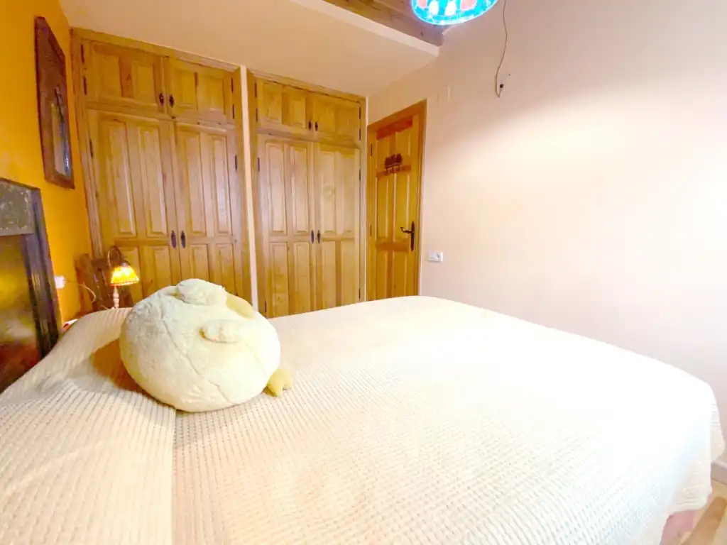 Dormitori de Casa o xalet en venda en Sahún amb Jardí privat