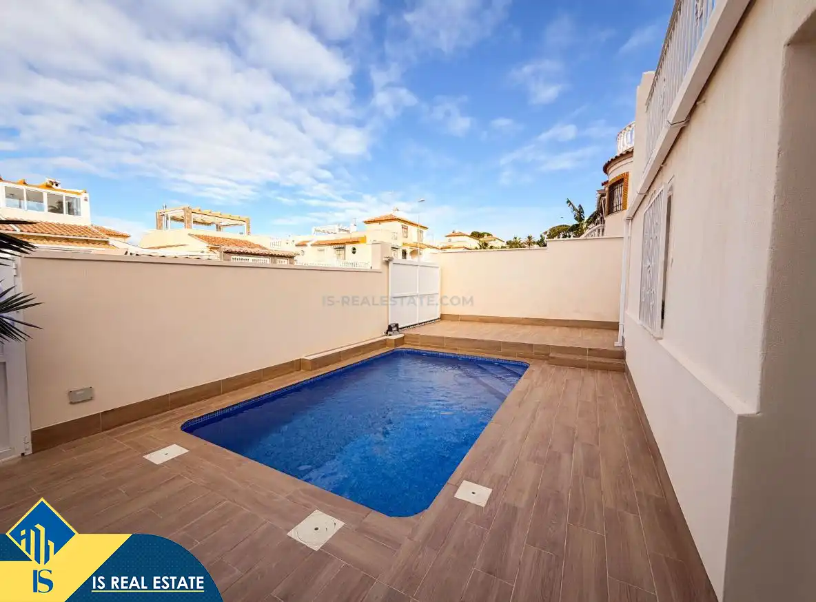 Piscina de Casa o chalet en venta en Torrevieja con Aire acondicionado, Calefacción y Jardín privado