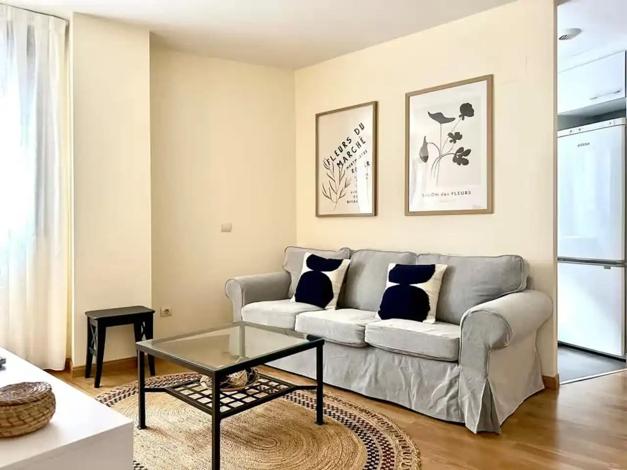 Living room of Flat for rent in Marbella  with Air Conditioner, Furnished and Internet