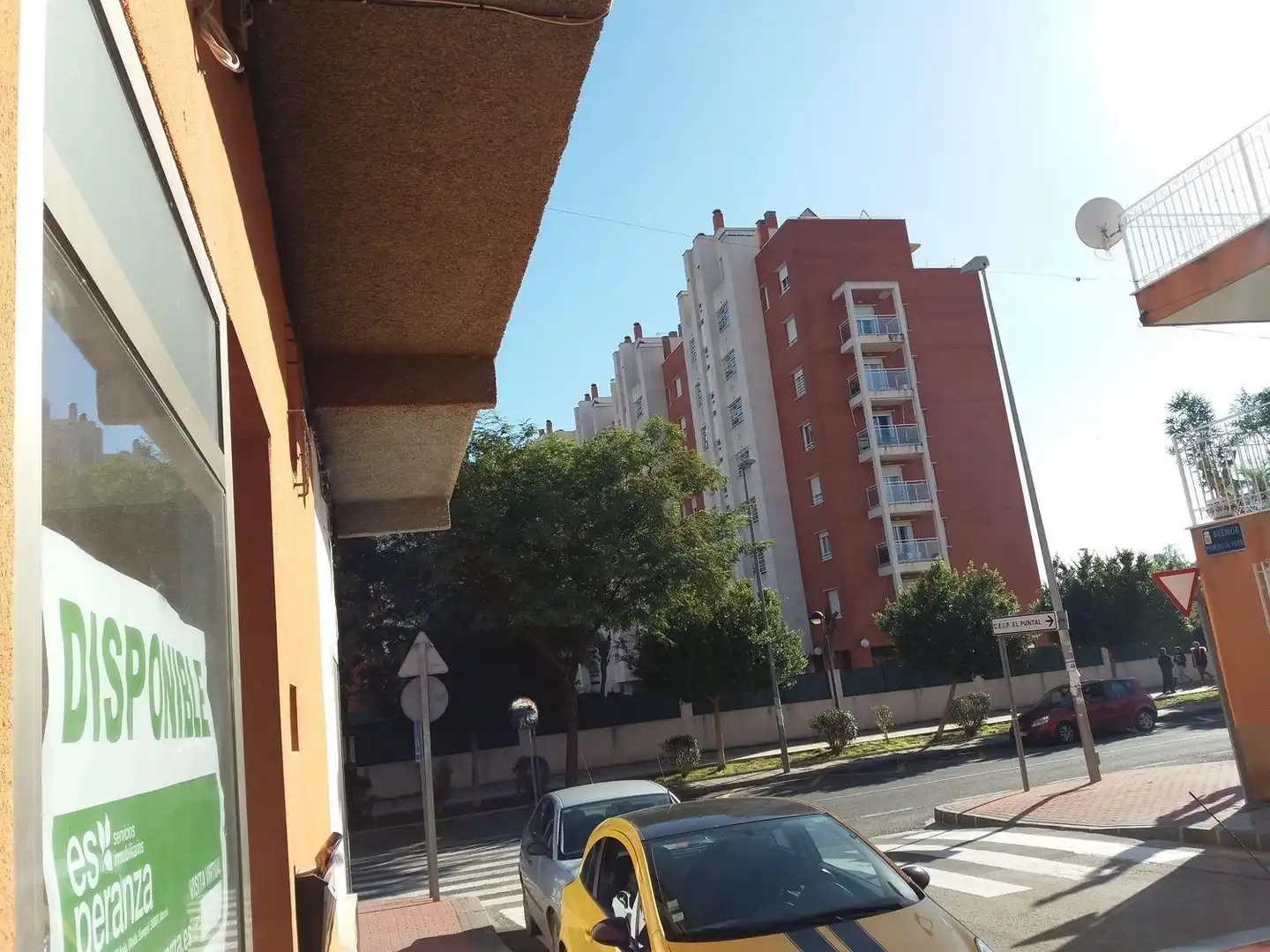 Außenansicht von Haus zum Verkauf in Murcia mit Klimaanlage und Terrasse