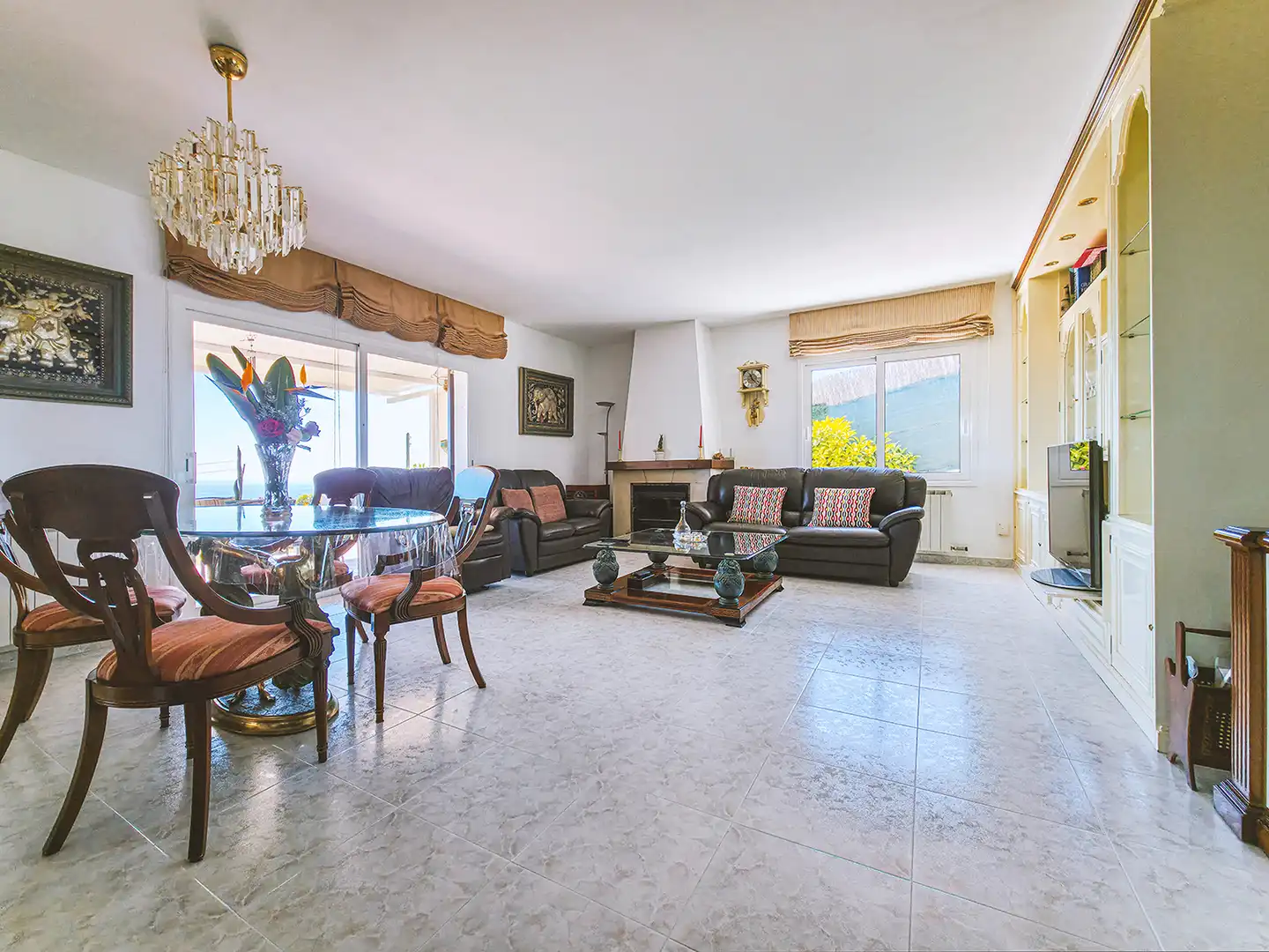 Wohnzimmer von Haus oder Chalet zum Verkauf in Sant Cebrià de Vallalta mit Heizung, Privatgarten und Terrasse