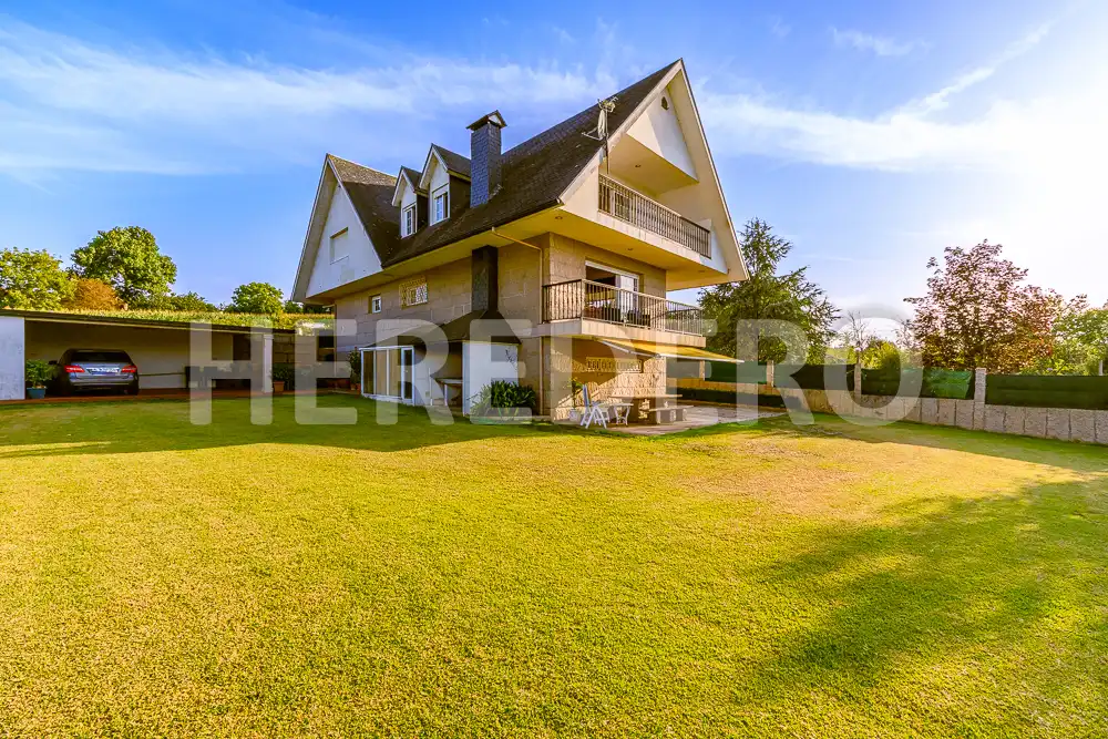 Jardín de Casa o chalet en venta en Vigo  con Calefacción, Jardín privado y Terraza