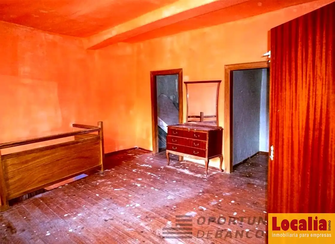 Habitación de Casa adosada en venta en Arenas de Iguña