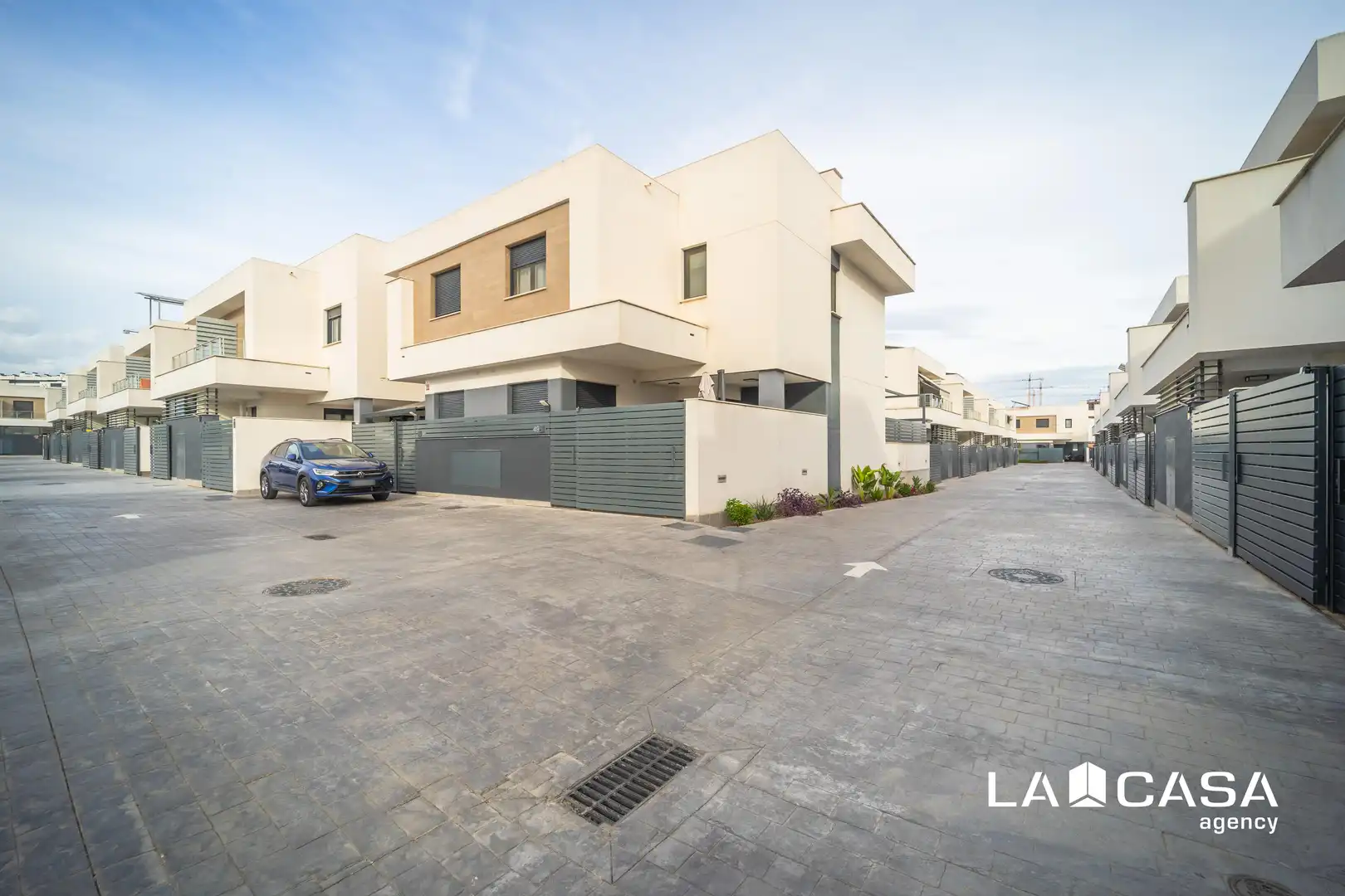 Terraced house with pool for sale in Entrenúcleos, imagen 18