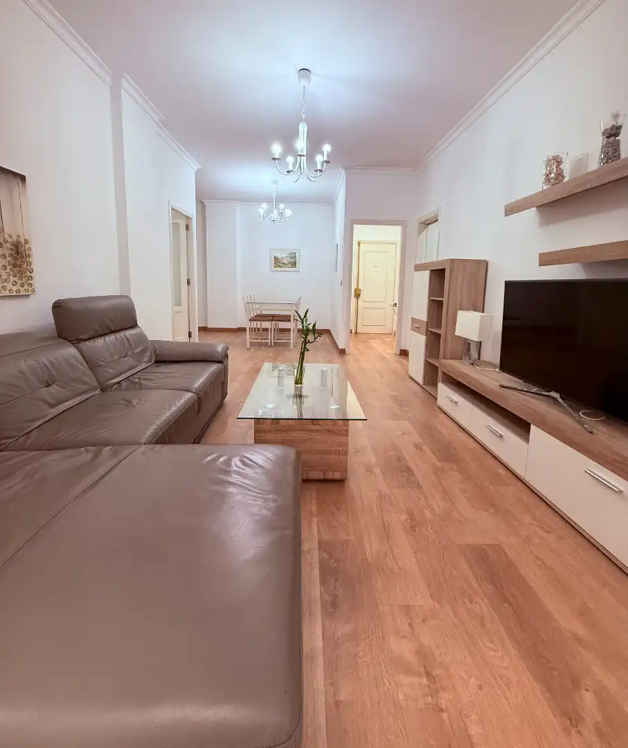 Sala d'estar de Pis de lloguer en Las Palmas de Gran Canaria amb Balcó