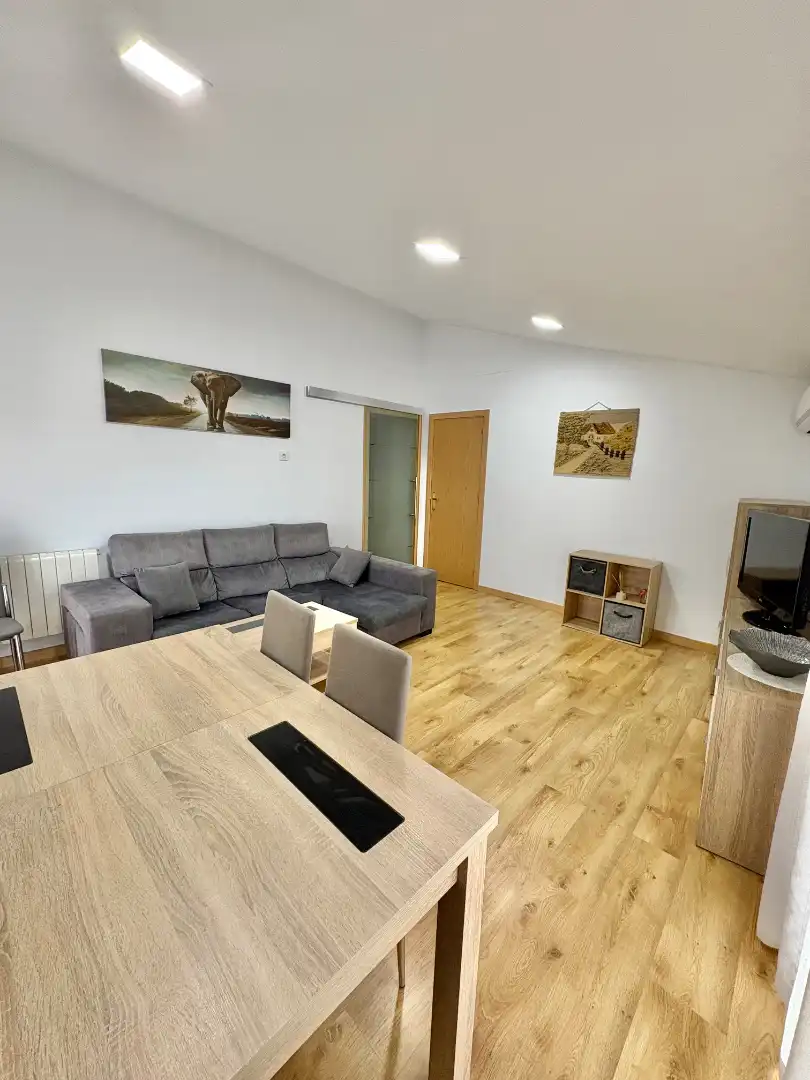 Wohnung zur Miete in Calle Eulogio González, Centro Ciudad