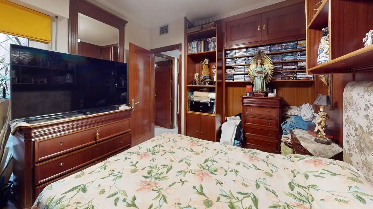 Bedroom of Flat for sale in Sevilla  with Air Conditioner, Heating and Terrace