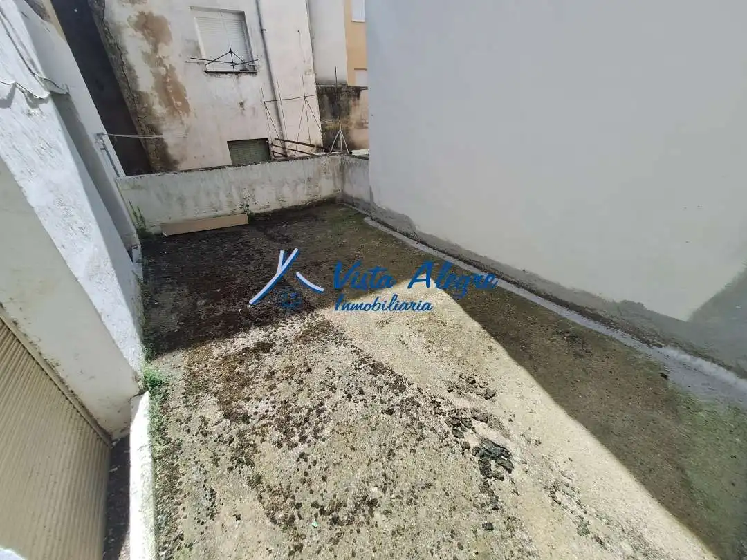 Buildings for sale in Haro