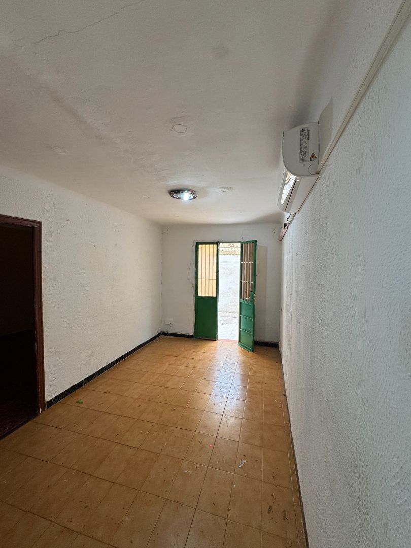 Flat for sale in L'Hospitalet de Llobregat  with Air Conditioner, Heating and Terrace