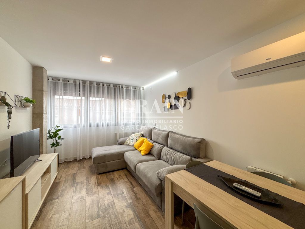 Sala d'estar de Apartament de lloguer en  Albacete Capital amb Calefacció i Balcó