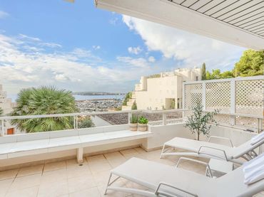 Apartament amb piscina en venda a Portals Nous