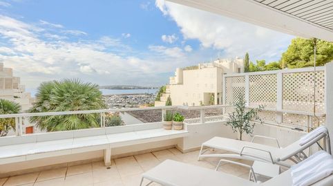 Elegante apartamento de estilo escandinavo con vistas al puerto deportivo y al mar en Portals Nous