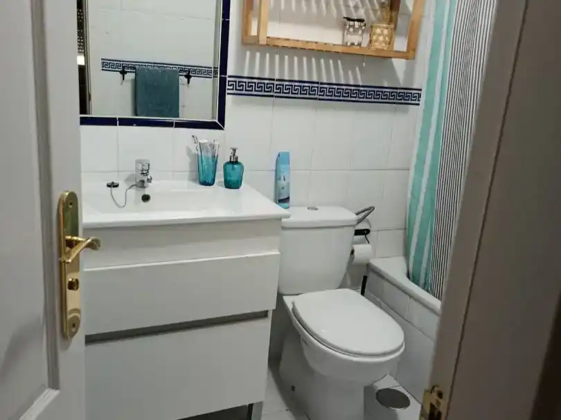 Bany de Pis en venda en Casares amb Aire condicionat