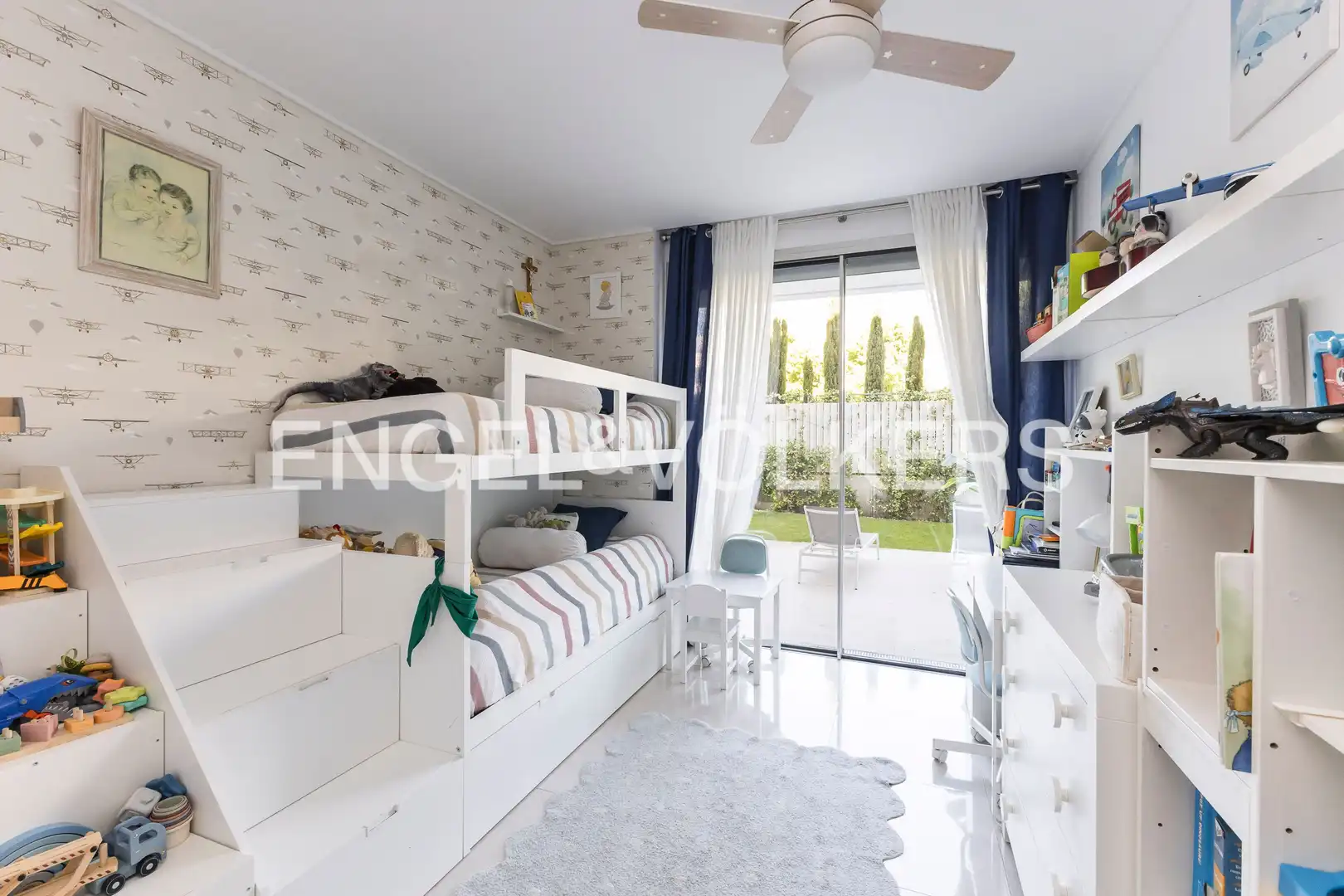 Habitación de Apartamento en venta en Pozuelo de Alarcón con Aire acondicionado, Calefacción y Jardín privado