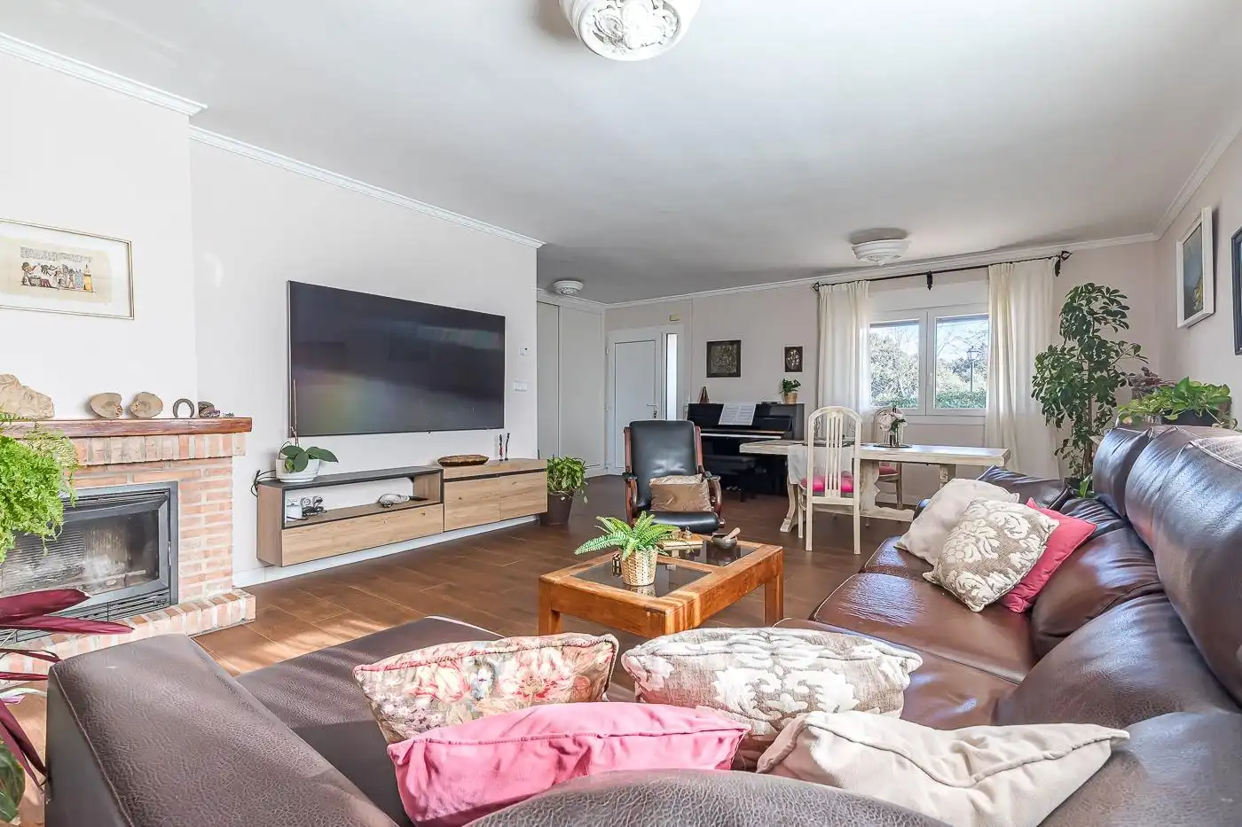 Sala de estar de Casa o chalet en venta en El Escorial con Calefacción, Jardín privado y Terraza