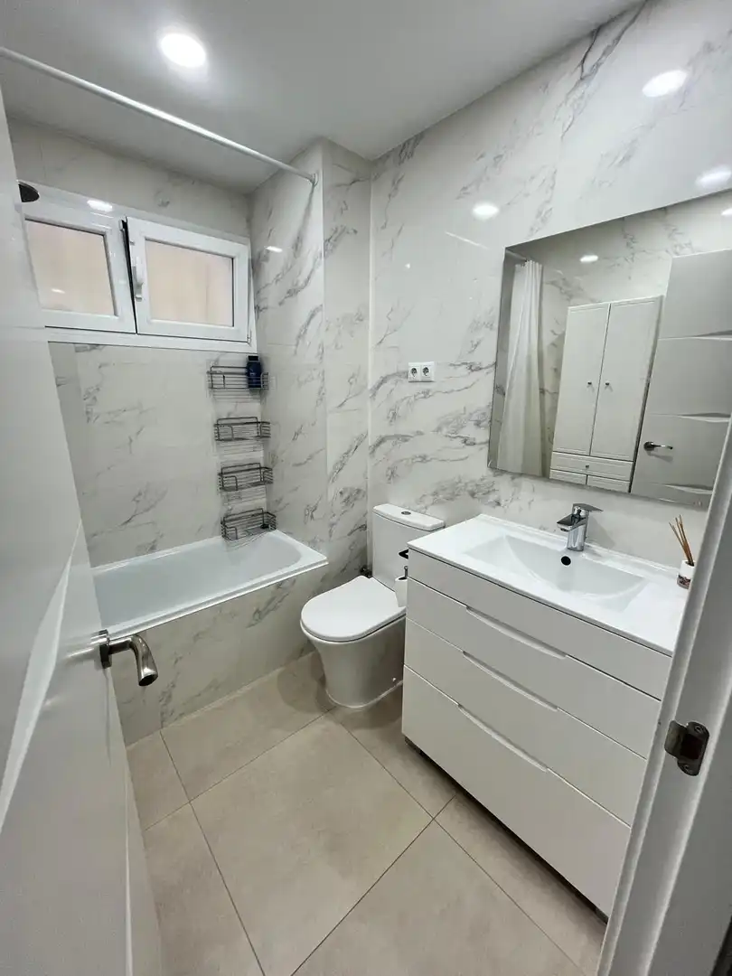 Bathroom of Flat for sale in Alcalá de Henares  with Air Conditioner, Heating and Terrace