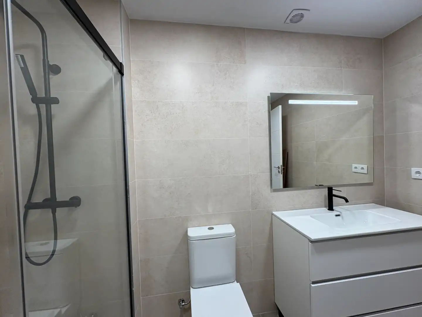 Baño de Piso en venta en Torelló con Calefacción, Parquet y Terraza