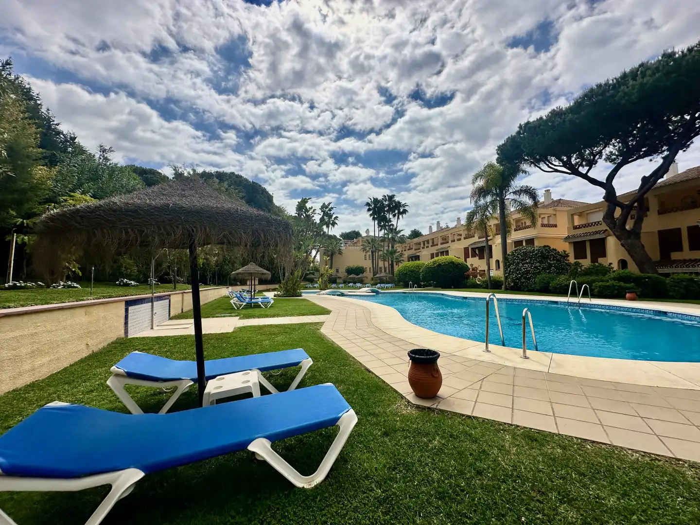 Jardí de Planta baixa de lloguer en Marbella amb Aire condicionat, Calefacció i Piscina