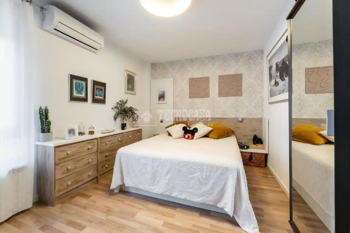 Schlafzimmer von Wohnung zum Verkauf in Hoyo de Manzanares mit Klimaanlage, Heizung und Gemeinschaftspool