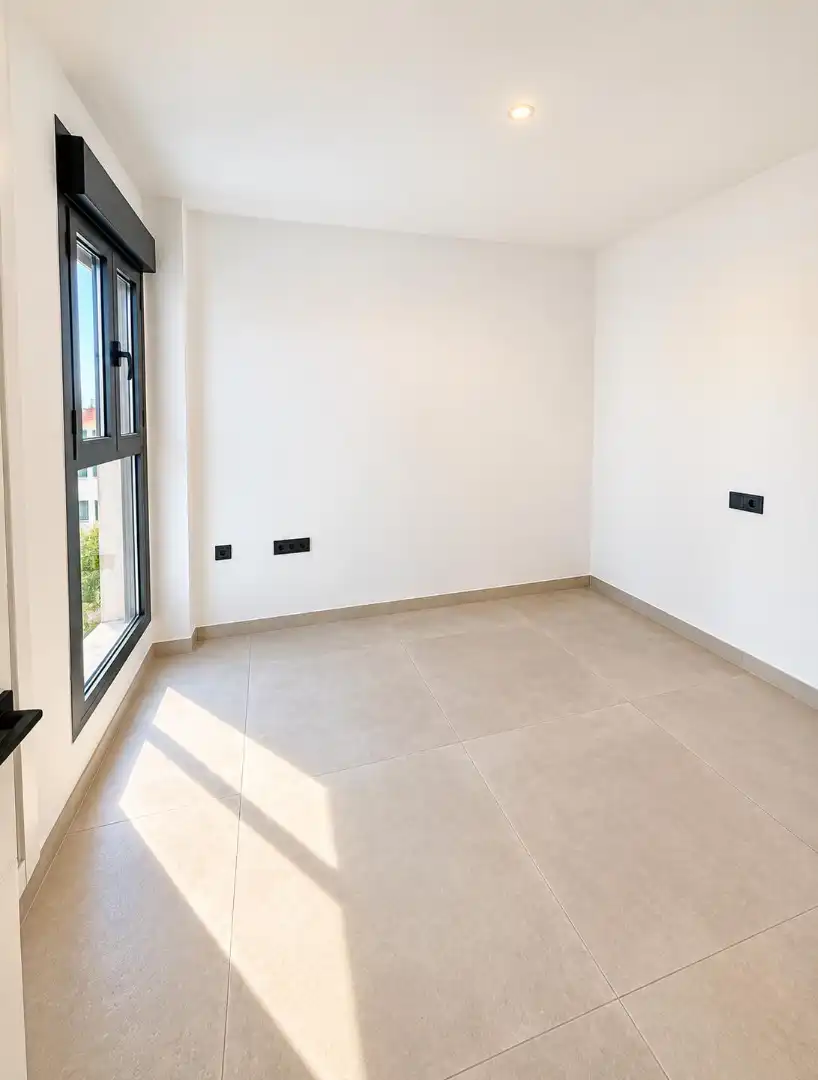 Piso con ascensor en venta en Avenida Condes de San Isidro 48, imagen 3