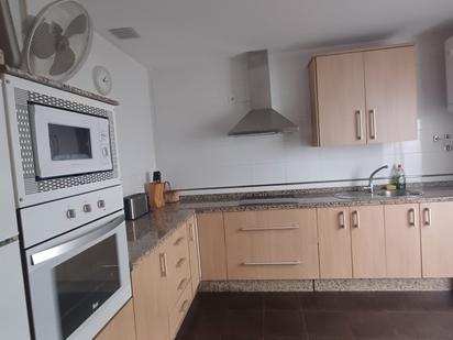 Kitchen of Flat to rent in  Sevilla Capital  with Air Conditioner, Furnished and Oven