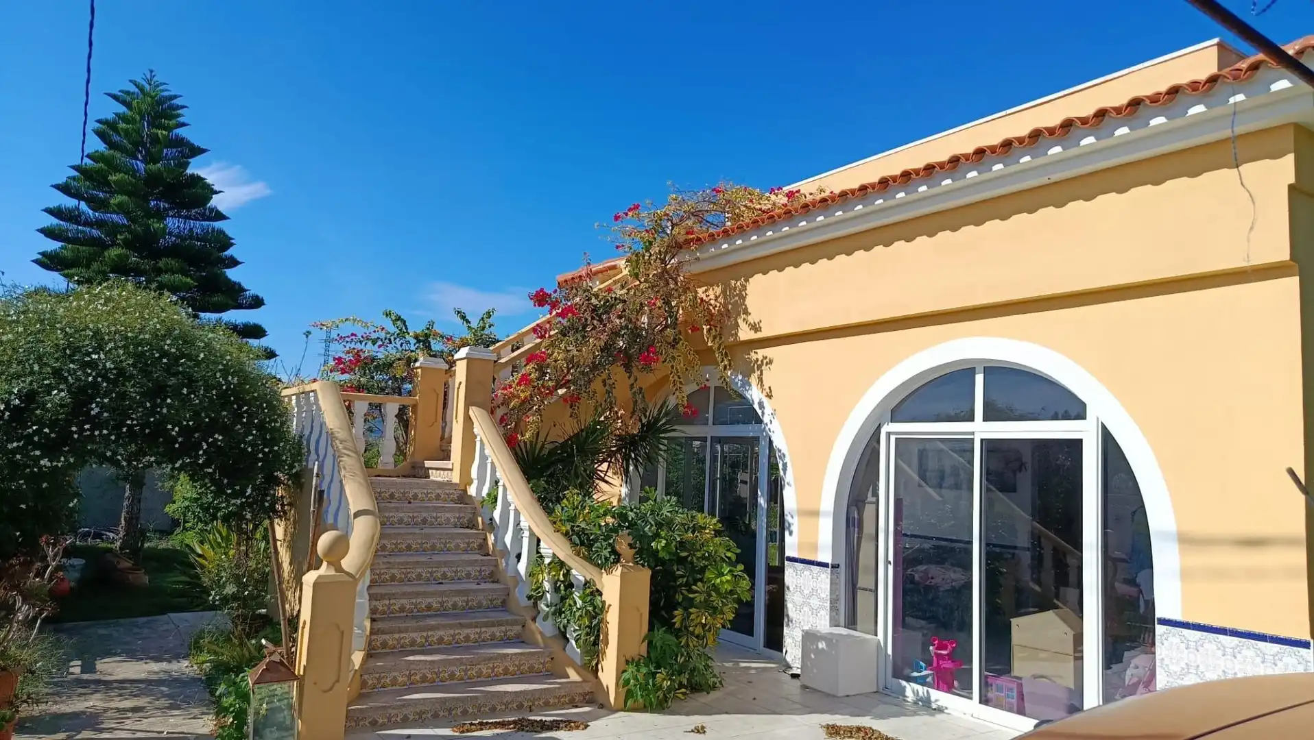 Vista exterior de Finca rústica en venda en Oliva amb Aire condicionat, Calefacció i Balcó