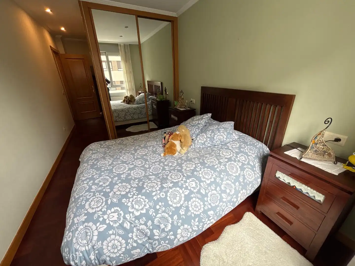 Habitación de Piso en venta en Oviedo  con Calefacción, Parquet y Trastero